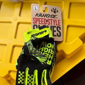 Speed-Style Men's High-Visibility Black and Neon Yellow Gloves
